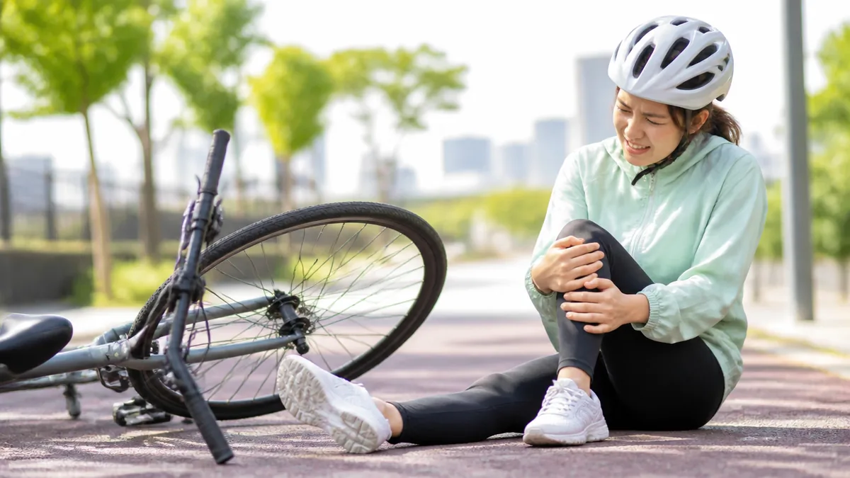 自転車の任意保険はどれを選ぶ?自賠責がない乗り物と年1,800円から選べる5ルートのアイキャッチ画像